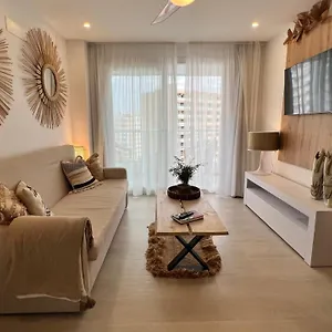 https://7-cielo-1-linea-de-playa-puerto-marina-wifi.1costadelsol.com